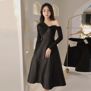 清货折xs品牌授权lobbster越南设计师黑红，针织褶皱斜肩连衣裙