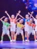 幼儿园演出服七彩糖果色儿童背带裤合唱表演服小学生啦啦操舞蹈服
