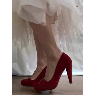 法式复古红色高跟鞋女2024年婚鞋粗跟单鞋浅口鞋子蝴蝶结女鞋