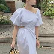 韩国chic夏季法式小众斜领露肩不规则设计镂空露腰灯笼袖连衣裙女