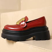 红色乐福鞋松糕女鞋真皮，厚底休闲鞋金属低帮单鞋，学院风漆皮英伦鞋