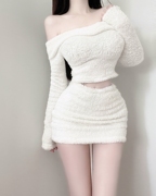 欧美套装女毛绒辣妹气质白色，一字领上衣包臀短裙氛围感富家女