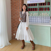 孕妇2024春季韩版法式白色长裙百搭连衣裙搭配黑马加两件套潮