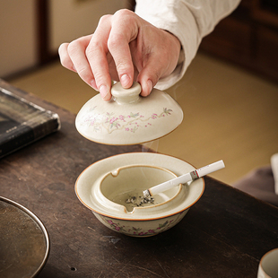 米黄汝窑烟灰缸陶瓷带盖防飞灰烟创意个性摆件家用客厅茶道零配件