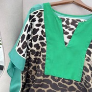 绿色豹纹女士夏季真丝斜纹，绸印花宽松蝙蝠，式睡袍桑蚕丝丝绸连衣裙