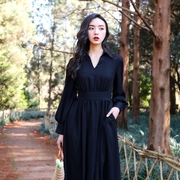 春装2023年复古裙子收腰显瘦气质，裙长袖v领法式黑色连衣裙女