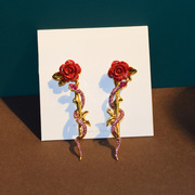 英国设计师TopWhit欧美复古宫廷红色玫瑰花蛇耳环女镶钻长款