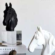 现代轻奢白色黑色马头，水晶底座摆件书立，艺术品雕塑电视柜子装饰品