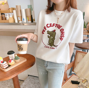 兔美善韩国女装，24春新简约白色减龄卡通鳄鱼，胶印短袖t恤