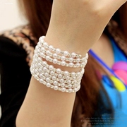 今年的韩版时尚多层珍珠镶钻缠绕螺旋手链宽手镯女弹力宽手环