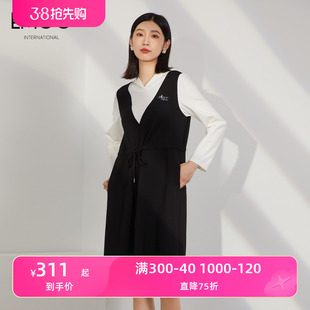 杨门假两件连帽连衣裙女2024春季减龄黑色显瘦收腰休闲裙子