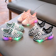 女童运动鞋夏款20221-2岁3宝宝，防滑软底亮灯鞋，男童镂空单网鞋