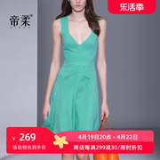 2024夏季欧美名媛时尚气质绿色V领无袖设计连衣裙轻奢高端