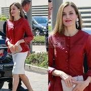 高级定制西班牙王妃同款红色，绵羊皮外套上衣，白色半裙时尚名媛套装