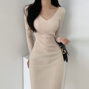韩国chic秋季简约气质V领弹力修身显瘦长袖坑条针织包臀连衣裙女