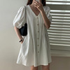韩国chic夏季法式气质v领压褶感单排扣宽松泡泡袖小个子连衣裙女
