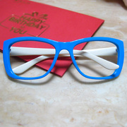 时尚中框方形蓝框白脚无镜片眼镜框，眼镜架搭配拍照装饰男女用