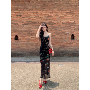 MULVAN碎花吊带连衣裙女夏季法式复古修身显瘦性感包臀裙开叉长裙