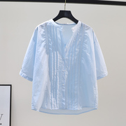 小清新浅蓝色棉衬衫女圆领，中袖宽松衬衣，2024夏季设计感褶皱上衣潮