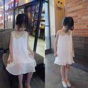 外贸韩国童装2020夏法式(夏法式)气质，白金色(白金色)亮片，娃娃领百折压褶雪纺背心裙