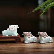 创意可爱青瓷哥窑扬眉吐气可养开片茶玩陶瓷小动物羊吉祥摆件