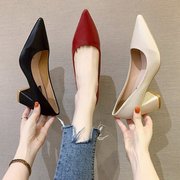 粗跟高跟鞋尖头，浅口单鞋2022欧美女鞋气质中跟工作鞋，红色婚鞋
