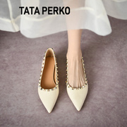 tataperko联名女鞋铆钉尖头，平底单鞋女真皮，浅口平跟百搭经典船鞋