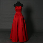 大红缎面抹胸婚纱2020新娘，气质中国红晚礼服，主持人敬酒服长裙