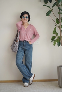 时髦的韩式小开衫，v领薄款羊毛，可抽带桃红色开衫