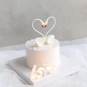 网红情人节蛋糕装饰摆件唯美小天鹅情侣告白生日派对love灯插件