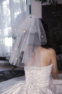 《吉设计-多巴胺头纱》原创可爱彩球蓬蓬拍照公主短款领证结婚纱