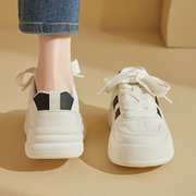 达芙妮小白鞋子女款2024夏季德训鞋软底增高白色运动板鞋