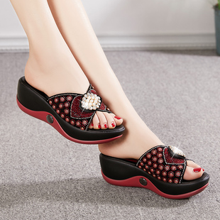 夏季韩版凉鞋舒适真皮，中跟拖鞋妈妈松糕，底女士坡跟防滑凉拖鞋