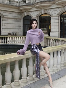 香芋紫色温柔氛围感上衣，细腻针织毛毛袖披肩，领花朵碎片针织衫毛衣