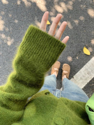 绿色毛衣女2023春秋开衫慵懒复古软糯V领针织外套小个子上衣