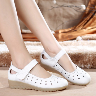 春夏季女鞋护士鞋白色真皮坡跟，牛筋底妈妈鞋，平底镂空单鞋圆头凉鞋