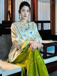 新中式小香风职业活泼俏皮洋气时尚绿色上衣半身裙两件套装女早秋