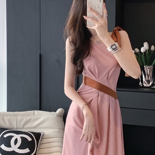 2024夏季女装法式设计感小众复古收腰高级感粉色吊带连衣裙子