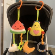 新生儿摇铃宝宝牙胶，水果拉铃毛绒婴儿，推车挂件床挂玩具0-6-9个月