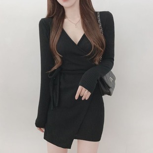 韩国ins秋季交叉v领一片式，不规则系带收腰修身针织连衣裙包臀短裙