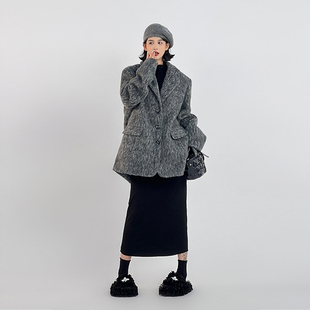 吴童童(吴童童)灰色中长款西装外套，女冬季韩系时尚，休闲气质高级感宽松上衣