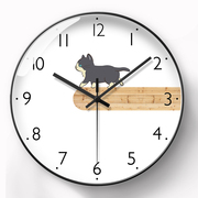 小猫咪钟表卧室挂钟客厅简约创意文艺，个性电波钟自动(钟自动)对时静音时钟