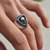 *泰国进口，镶嵌黑玛瑙三角形戒面骷髅头男士朋克925纯银戒指指环