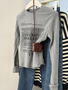 灰色字母印花长袖t恤女秋季打底衫内搭设计感独特修身上衣潮