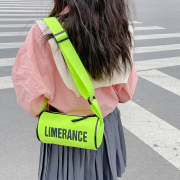 男女童字母斜挎包女童，街头百搭单肩包荧光色手提包手机包