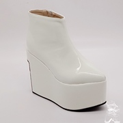 antaina春秋超高跟尖头及踝靴增高鞋套脚松糕，底白色漆皮短靴7801