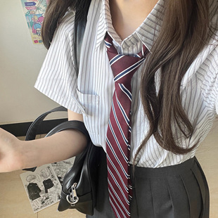 条纹衬衫短袖jk基础，款日系学院风白衬衣夏季小众高级感宽松上衣女