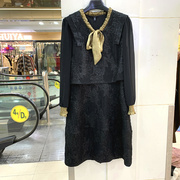 柏菲尔bfe-a25013金色，飘带领雪纺拼接袖，泡泡提花假两件连衣裙春