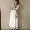 茶歇法式白色吊带连衣裙女2024夏季奶系穿搭小个子背带长裙子