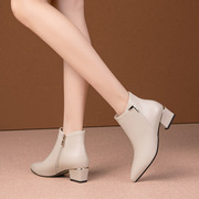 靴子女2023秋冬季米白色真皮，尖头粗跟短靴，中跟及踝靴裸靴女靴